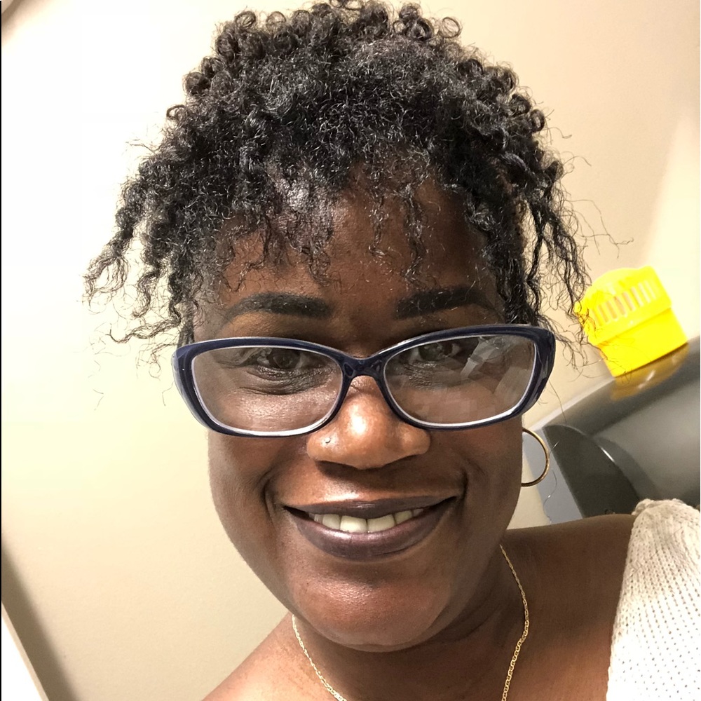 Meet your Posher, Delores